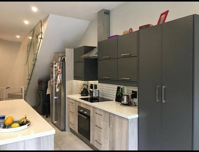 2 BEDROOM PROPERTY TO RENT IN MENLO PARK